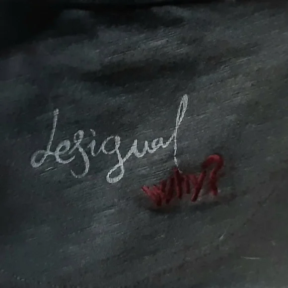 V-Neck Tee - Picture 4 of 5